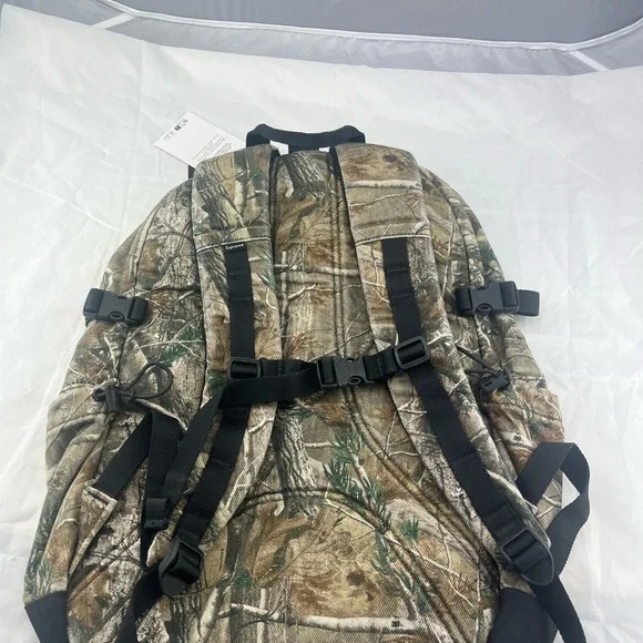 Supreme Realtree Camo Backpack - Picture 2 of 4
